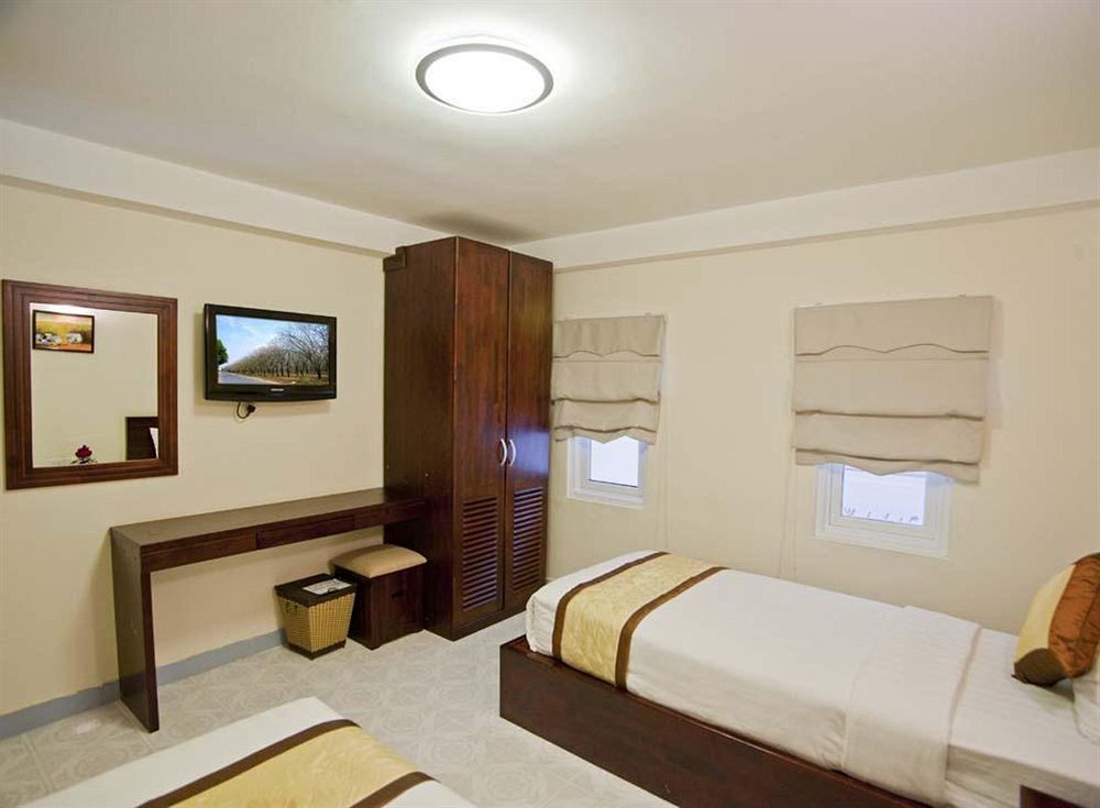 Oyo 438 Small Bay Hotel Ho Chi Minh City Bagian luar foto