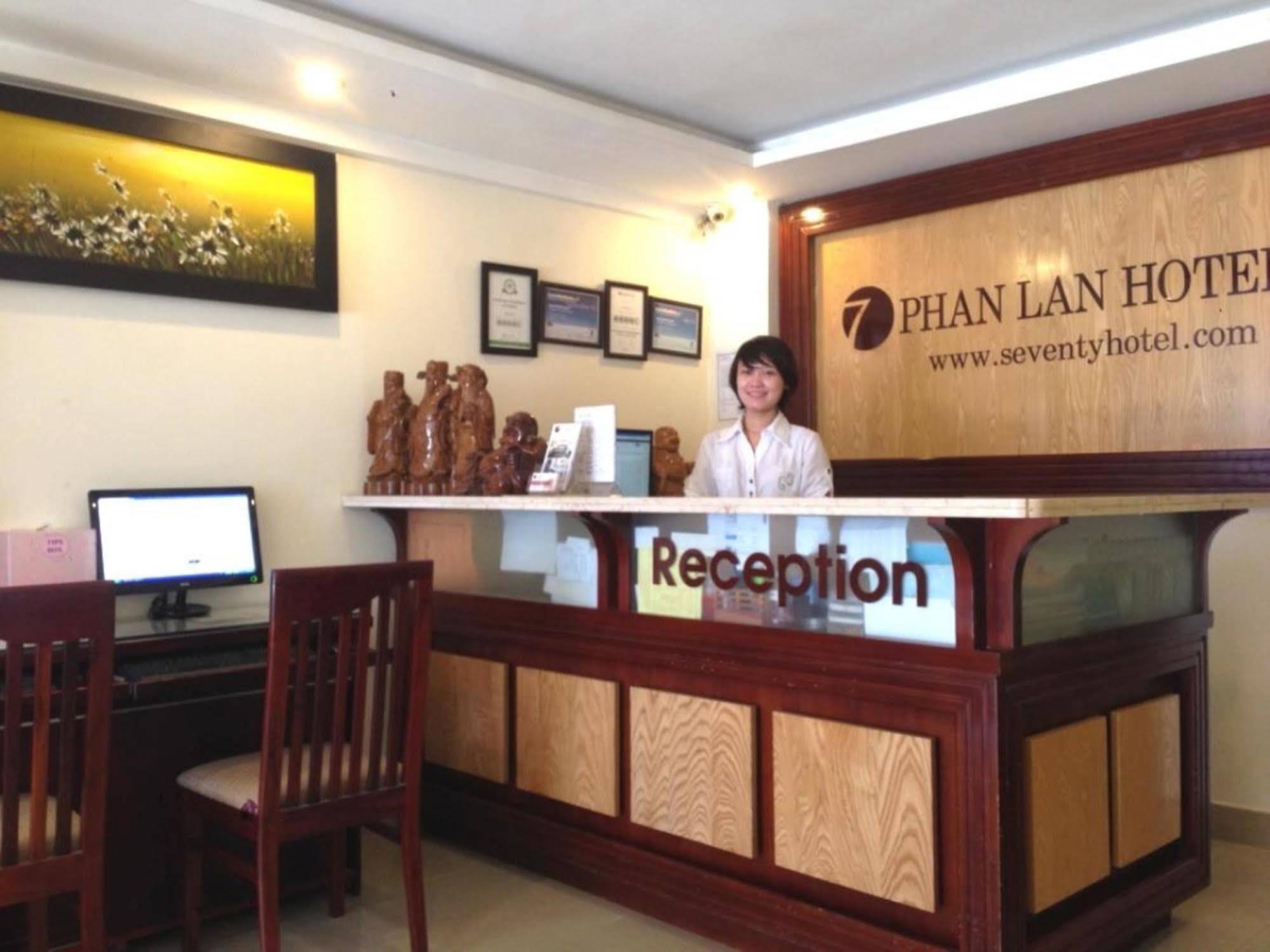 Oyo 438 Small Bay Hotel Ho Chi Minh City Bagian luar foto