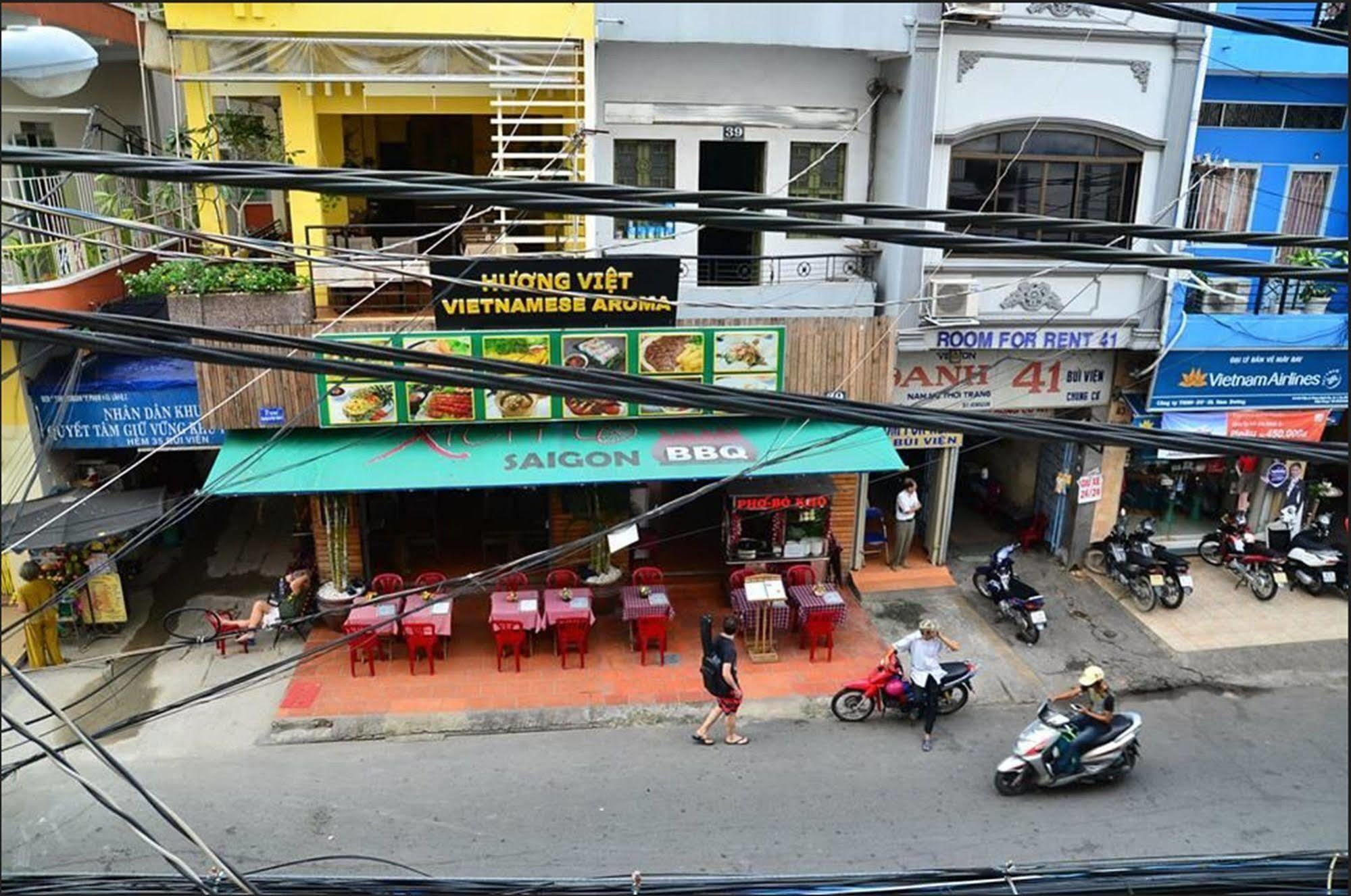 Oyo 438 Small Bay Hotel Ho Chi Minh City Bagian luar foto