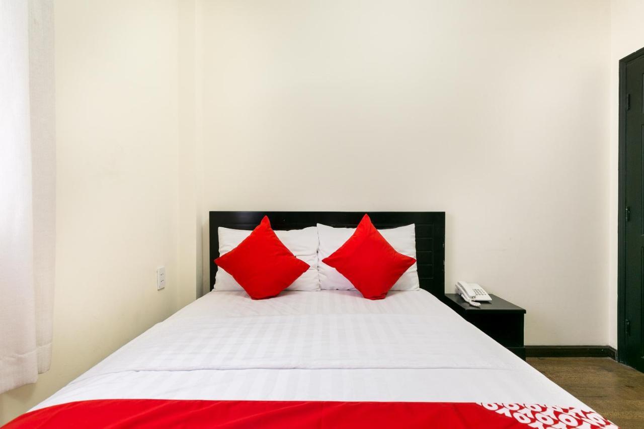 Oyo 438 Small Bay Hotel Ho Chi Minh City Bagian luar foto