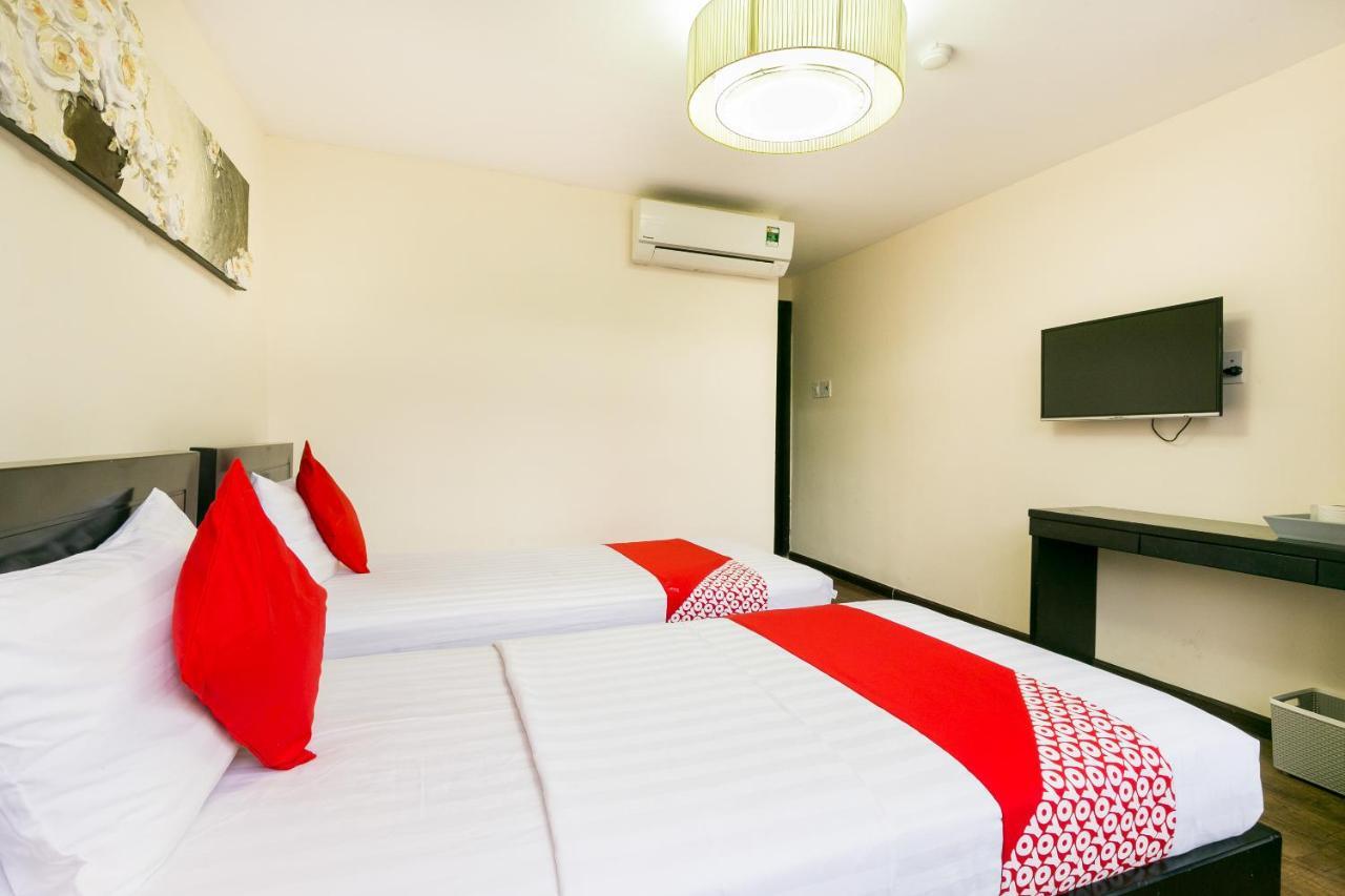 Oyo 438 Small Bay Hotel Ho Chi Minh City Bagian luar foto