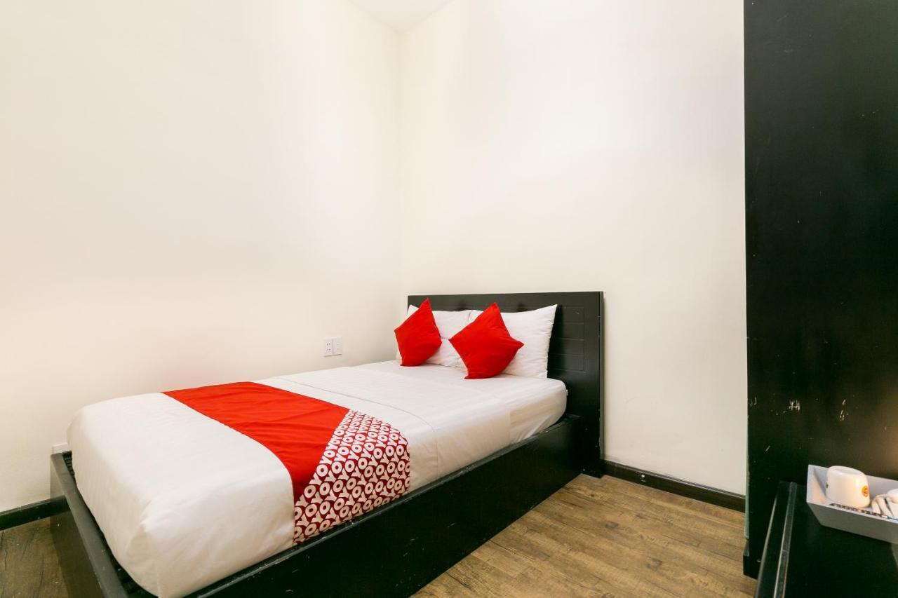 Oyo 438 Small Bay Hotel Ho Chi Minh City Bagian luar foto