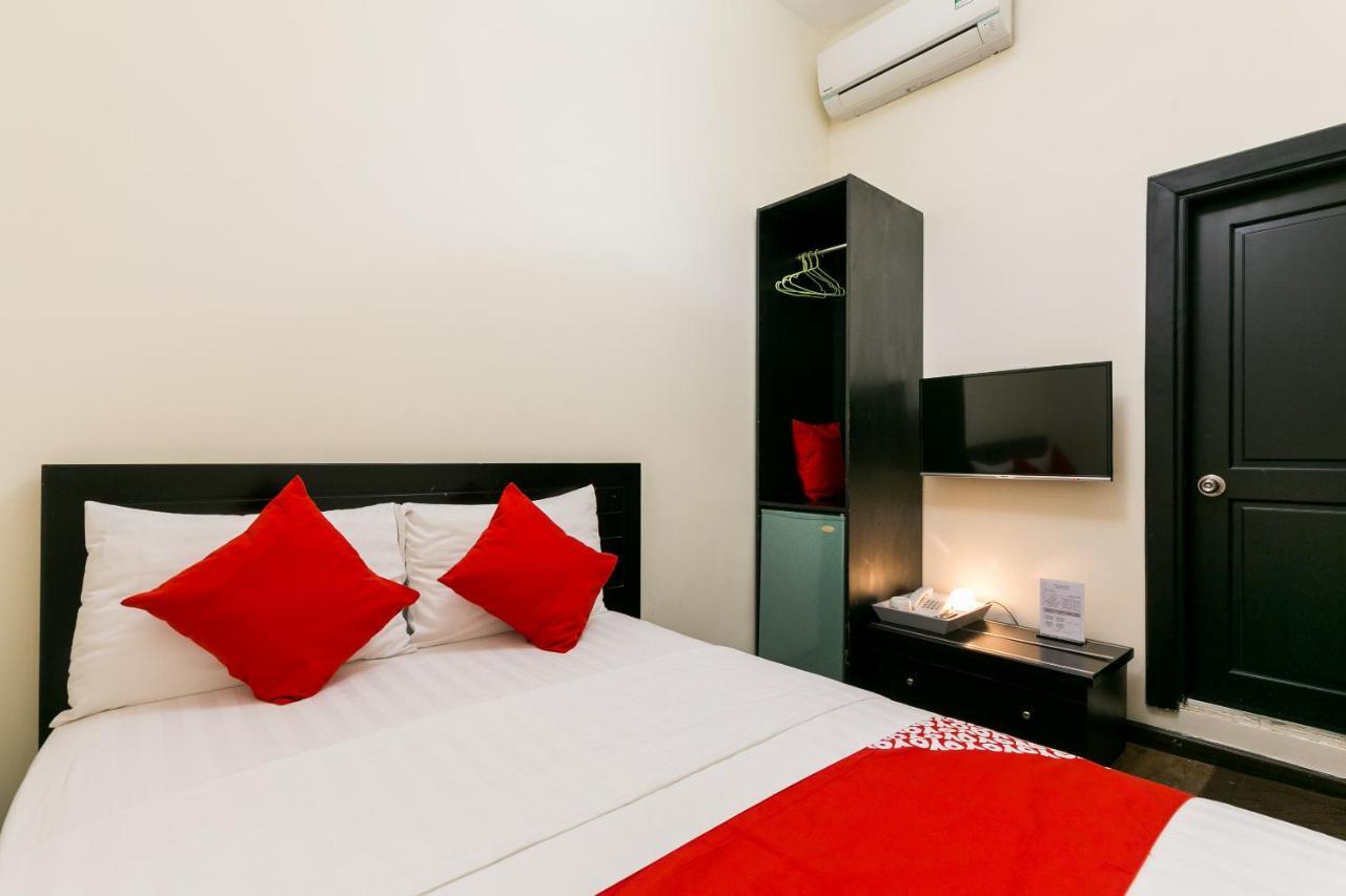 Oyo 438 Small Bay Hotel Ho Chi Minh City Bagian luar foto