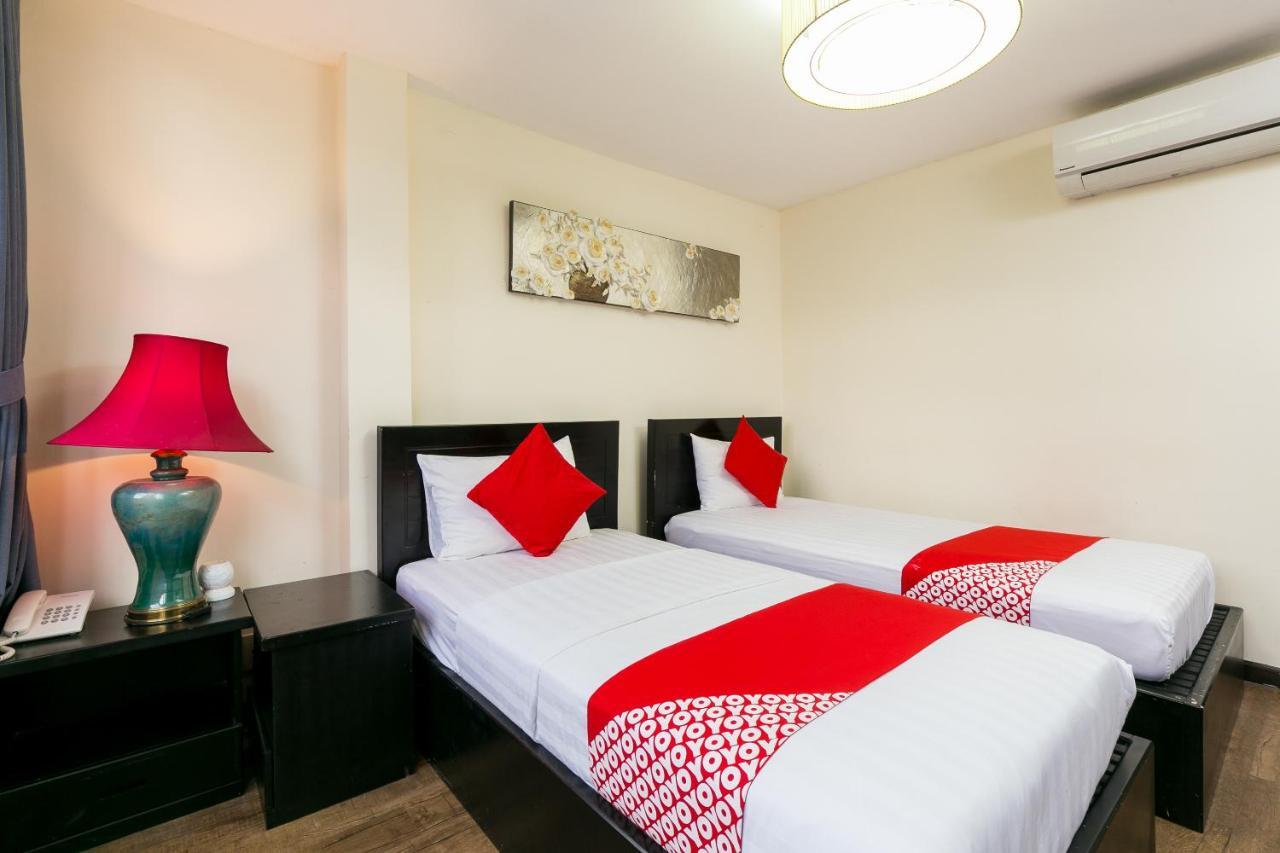 Oyo 438 Small Bay Hotel Ho Chi Minh City Bagian luar foto